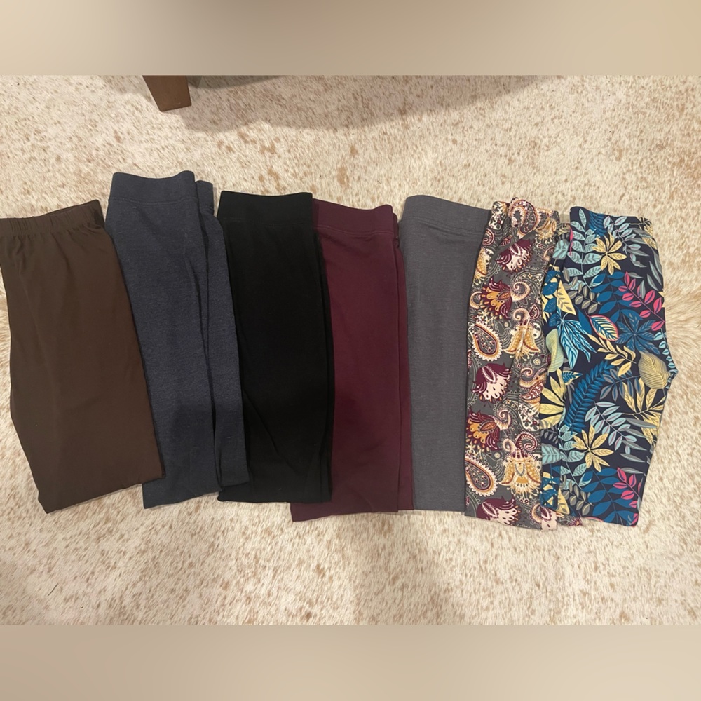 7 pair size small leggings